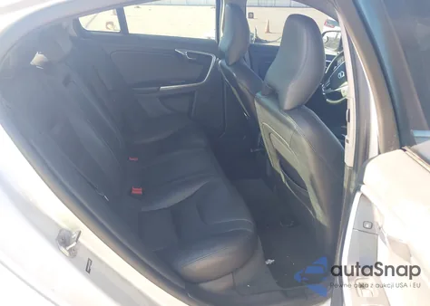 2016 Volvo S60 T5 Drive-E Premier из США, поврежденный, VIN YV126MFK4G2407545